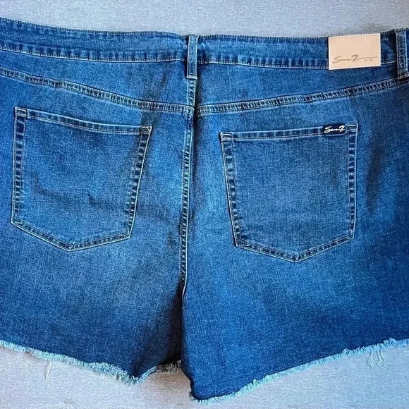 NWT Seven 7 weekend Jean Shorts Fray Hem comfort stretch 24W women’s - Picture 5 of 8
